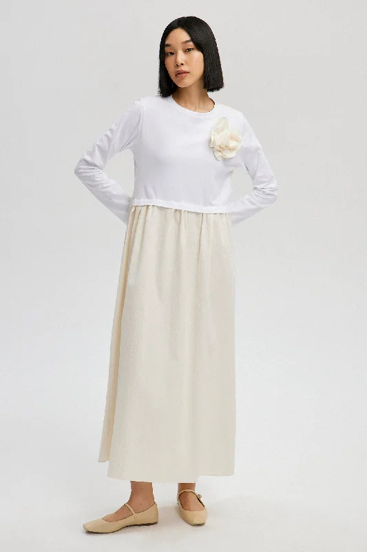 DRESS WITH ROSE ACCESSORY