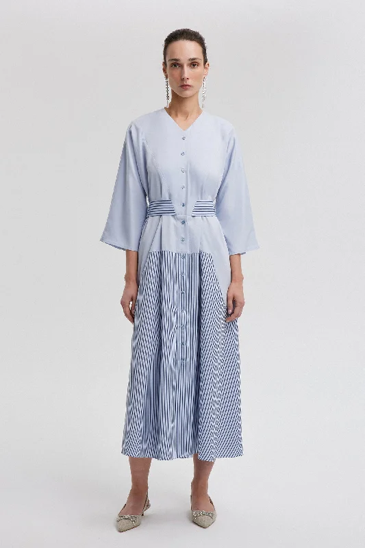 V NECK DRESS WITH BELTED WAIST