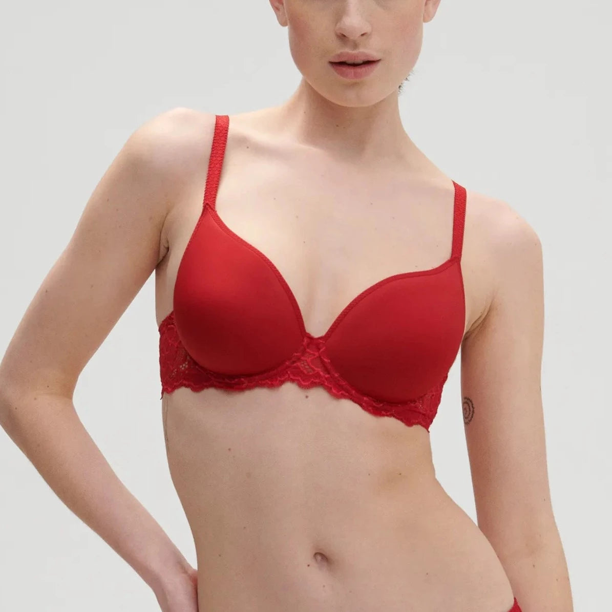 Caresse 3D Spacer Plunge Bra In Rouge Tango - Simone Perele Chic Lace Underwear