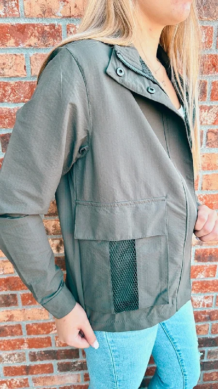 Water Resistant Mesh Lined Active Jacket Fitted Jacket Loose Jacket Oversized Jacket Water Resistant Mesh Lined Active Jacket Fitted Jacket Loose Jacket Oversized Jacket