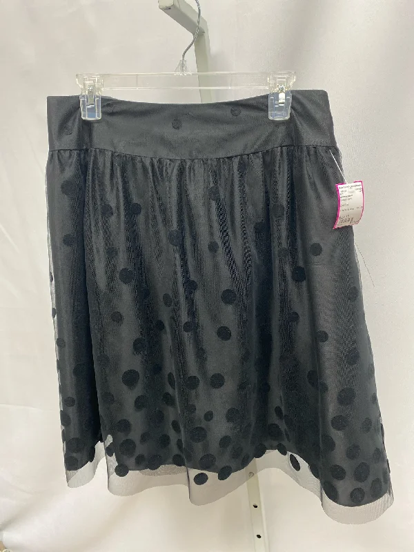 Size 10 adrianna papell Black on black Skirt silk skirt luxurious