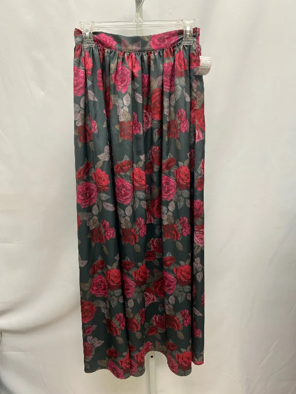 Size S Floral Skirt zip skirt side